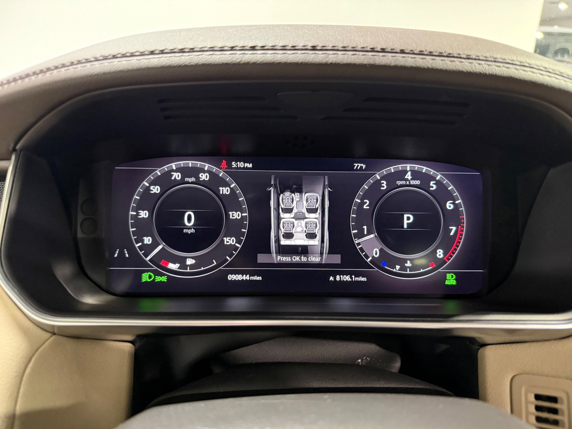 Used 2018 Land Rover Range Rover Sport HSE AWD/4WD image 31