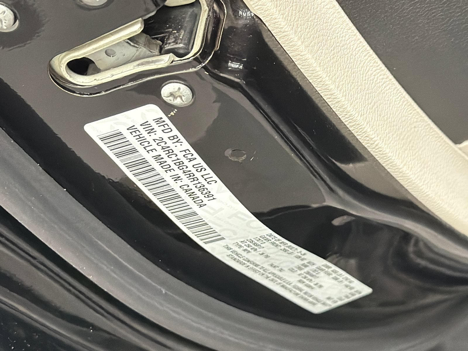 Used 2024 Chrysler Pacifica Touring-L FWD image 36