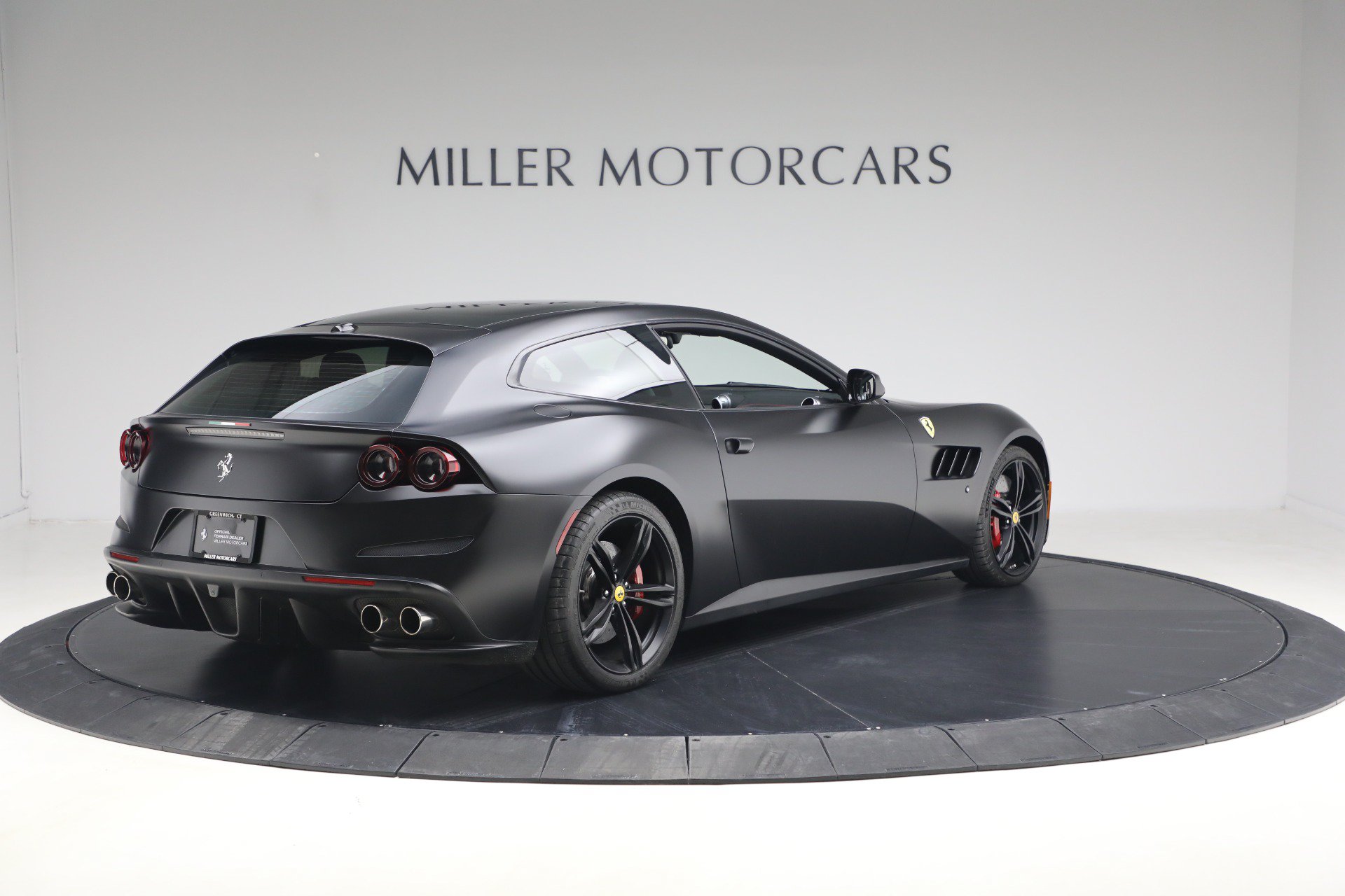 Certified 2018 Ferrari GTC4Lusso AWD/4WD image 8