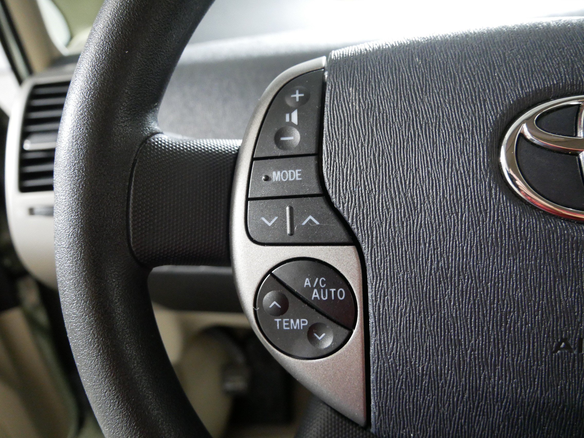 Used 2009 Toyota Prius w/ Pkg 2 FWD image 27