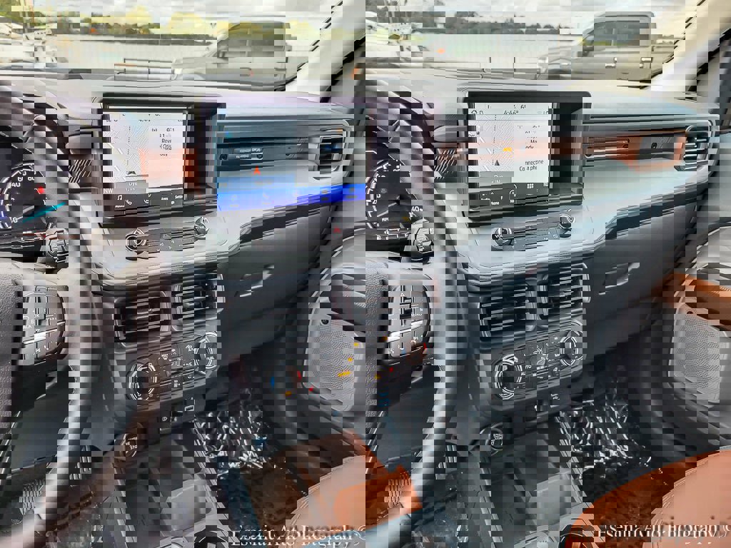 Used 2024 Ford Maverick Lariat w/ 4K Tow Package image 25