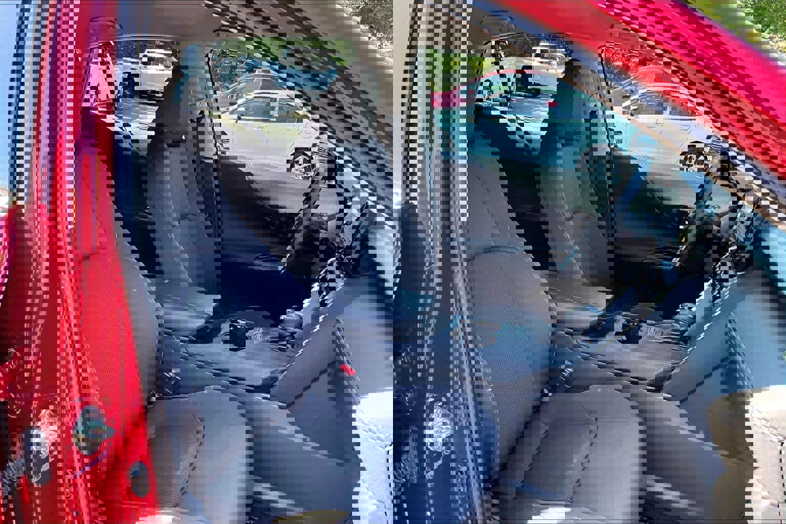 Used 2023 Toyota Venza LE AWD/4WD image 9