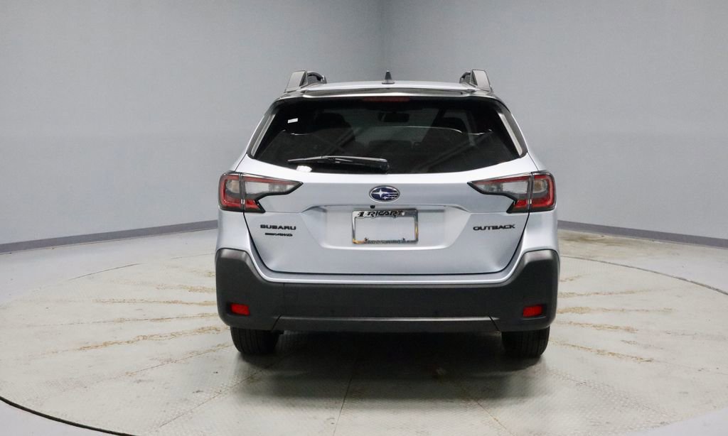 Used 2025 Subaru Outback Onyx Edition AWD/4WD image 9