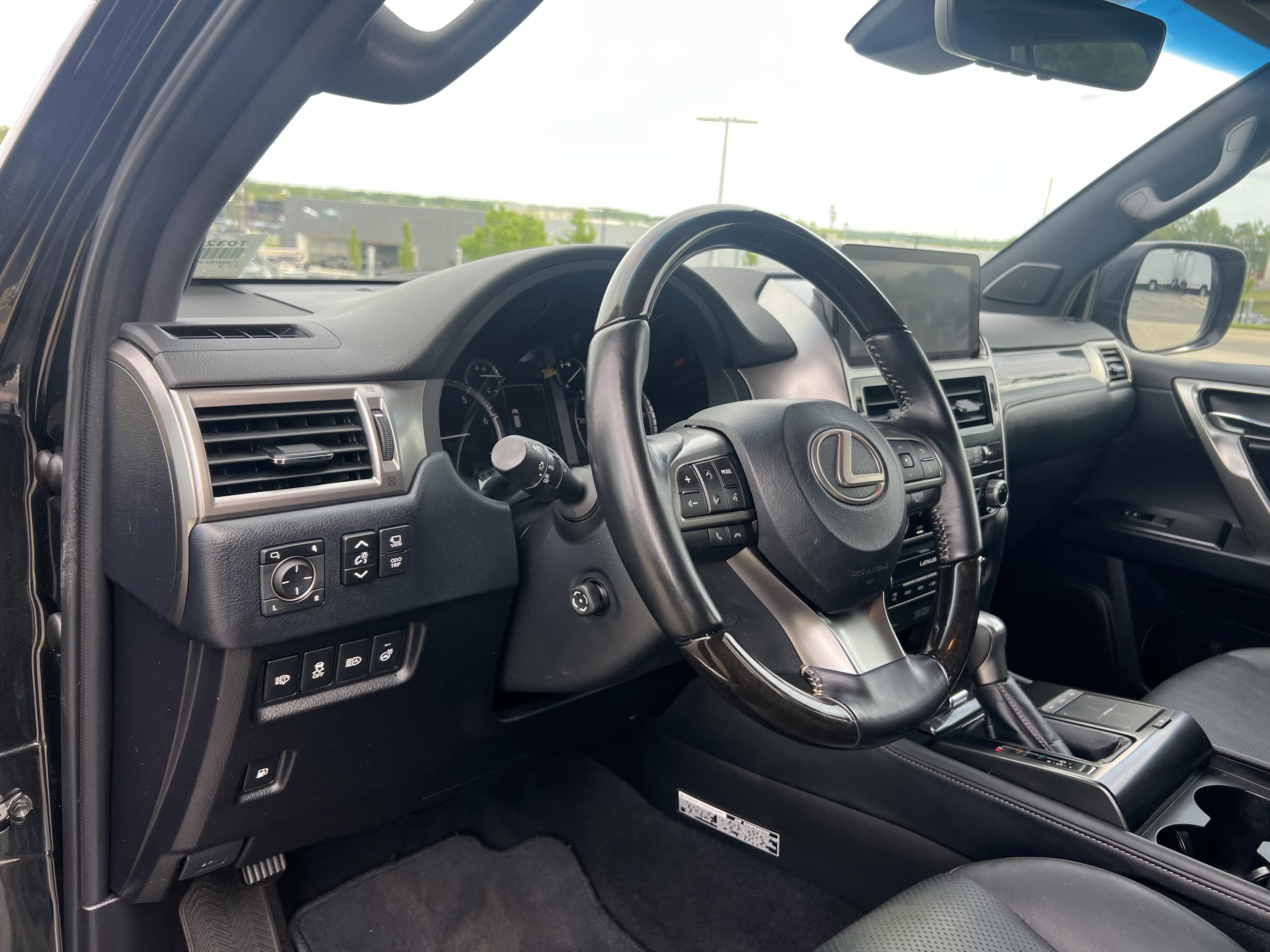 Used 2023 Lexus GX 460 Luxury w/ Accessory Package image 19