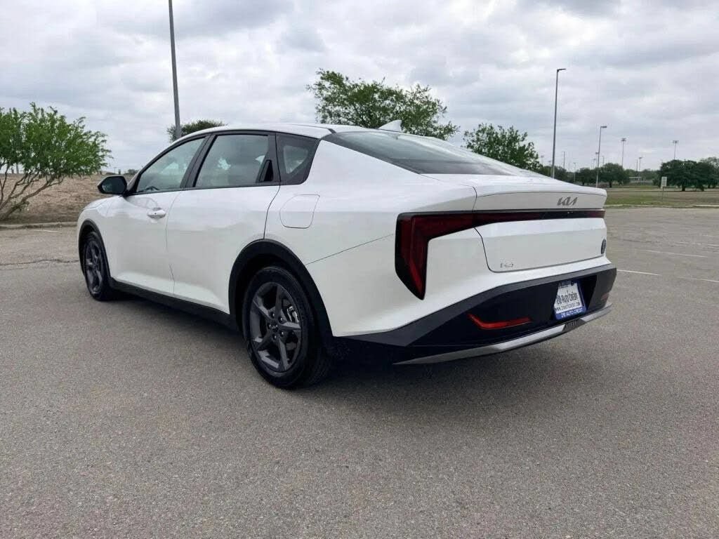 Used 2025 Kia K4 FWD image 5