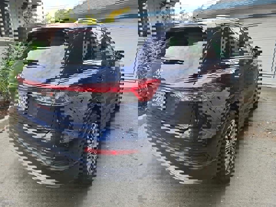 Used 2023 Audi Q4 e-tron Premium Plus w/ Premium Plus image 6