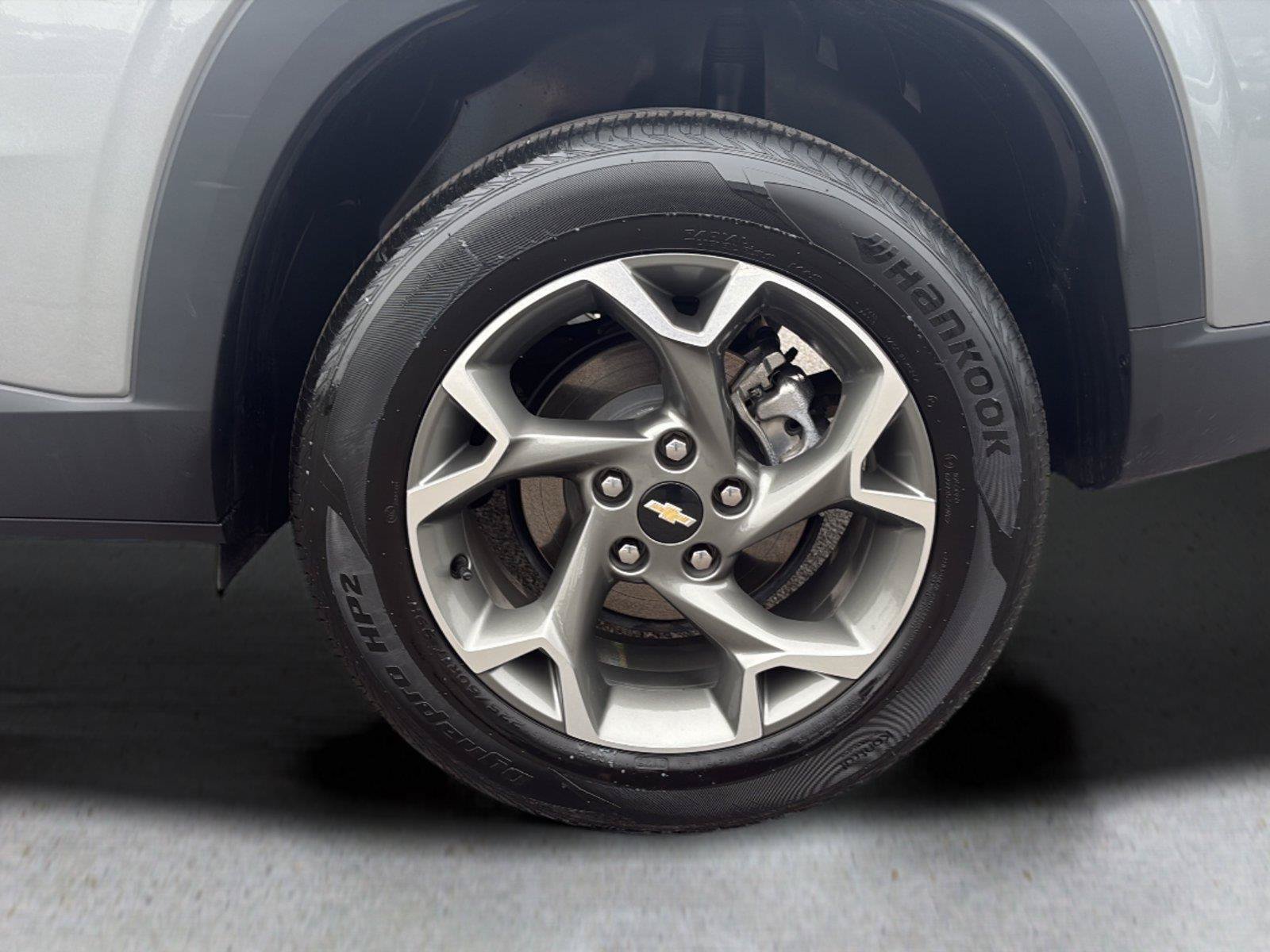 Used 2025 Chevrolet Trax LT w/ LT Convenience Package FWD image 51