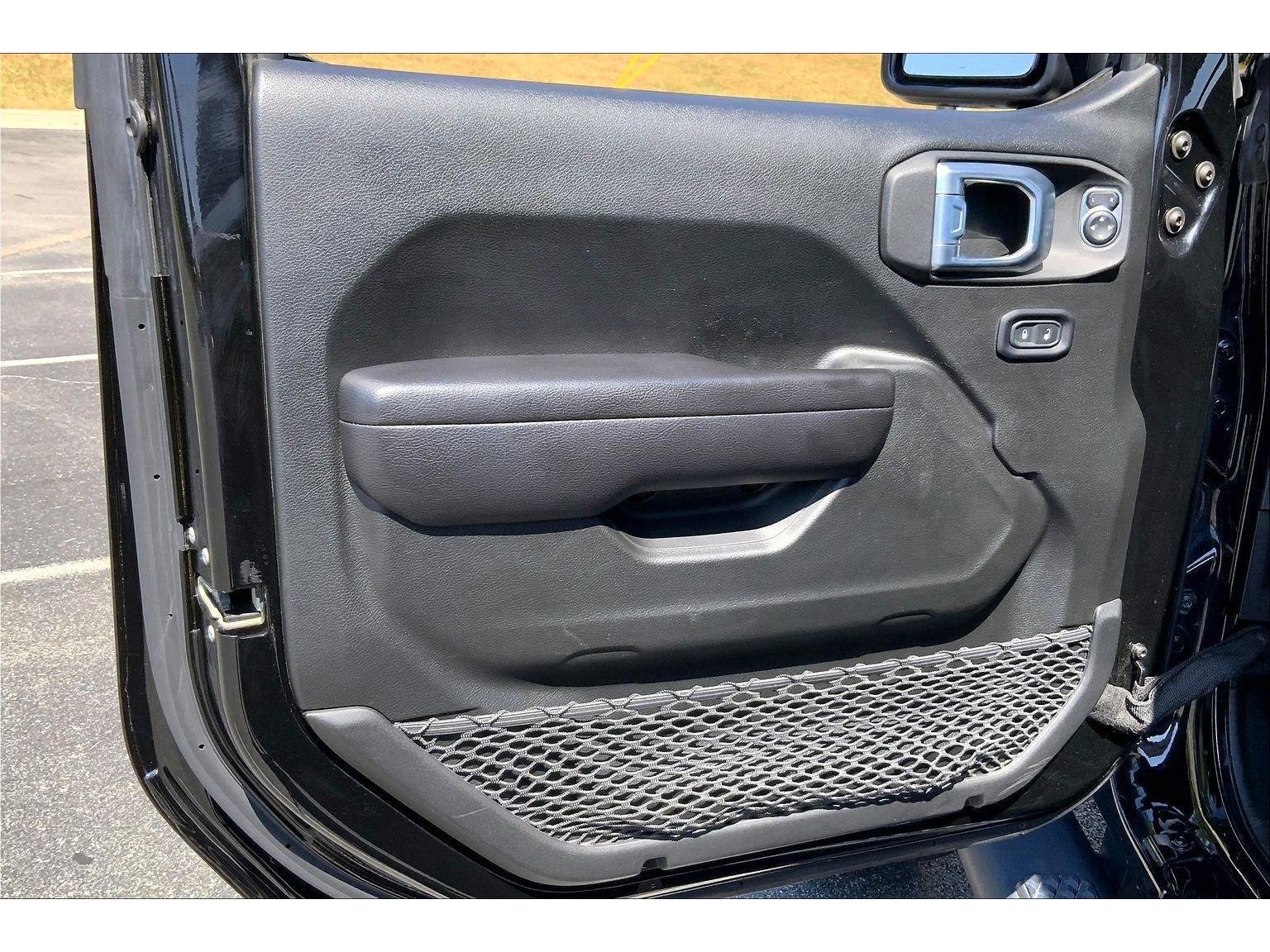 Used 2021 Jeep Gladiator Mojave w/ Cold Weather Group AWD/4WD image 21