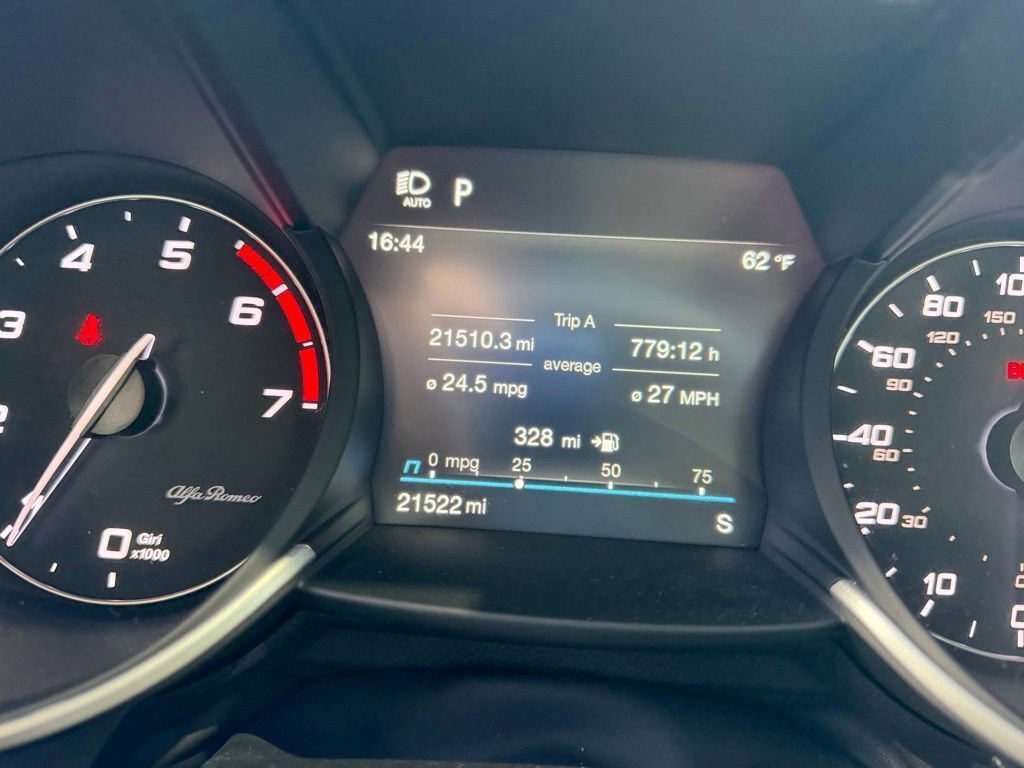 Used 2020 Alfa Romeo Giulia AWD w/ Quick Order Package 22J Sport image 15