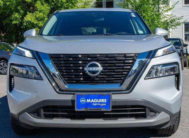 Used 2022 Nissan Rogue SV image 3