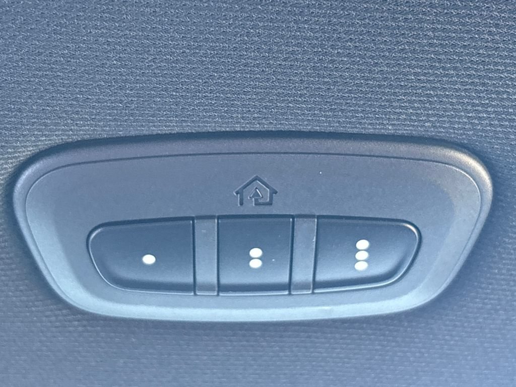 New 2025 RAM 3500 Laramie AWD/4WD image 40
