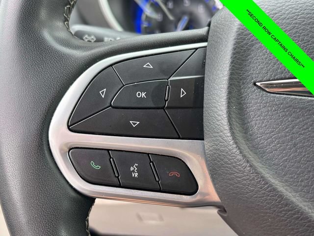 Used 2023 Chrysler Pacifica Touring-L FWD image 11