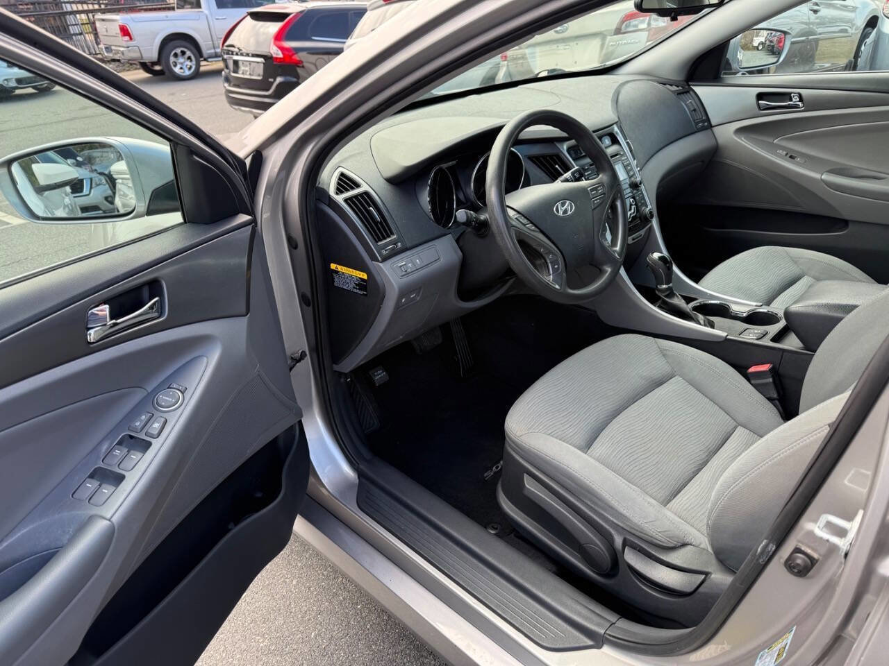 Used 2013 Hyundai Sonata Hybrid image 7