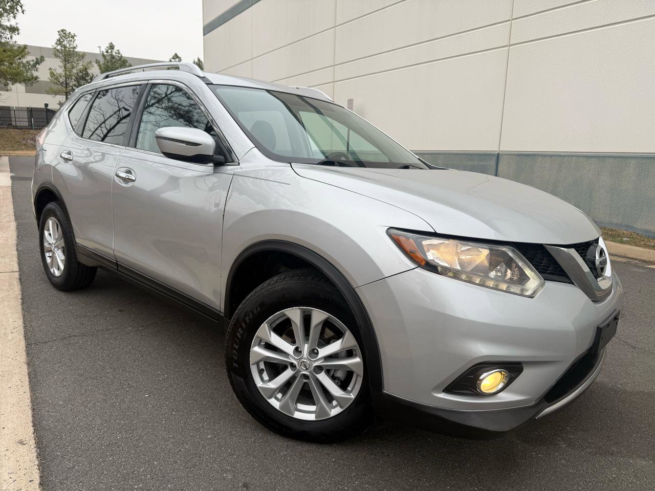 Used 2016 Nissan Rogue SV