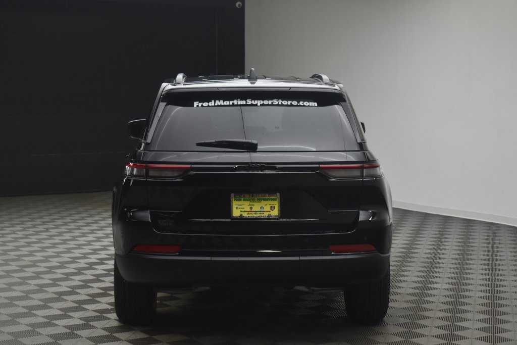 New 2027 Jeep Grand Cherokee Laredo X AWD/4WD image 10