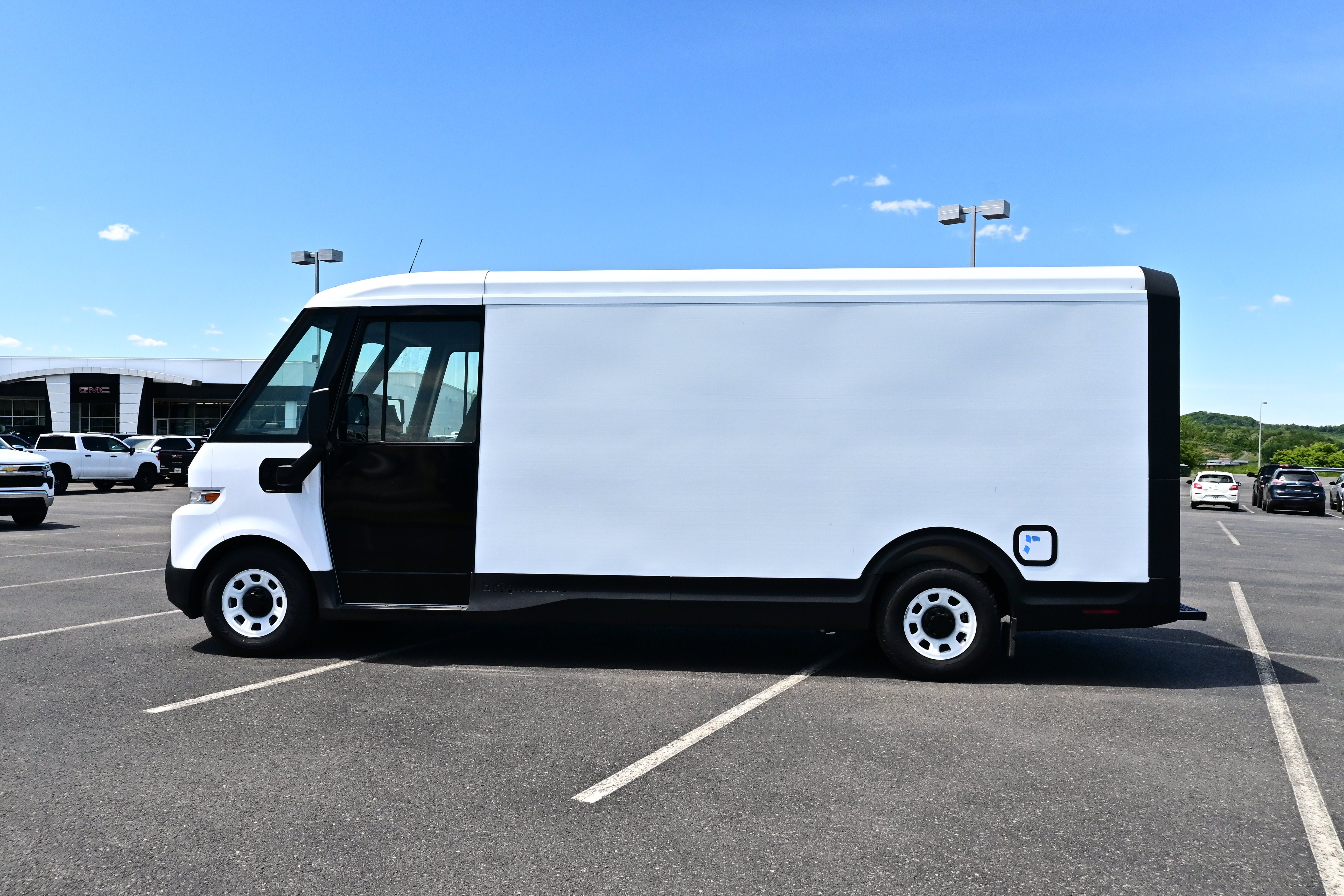 Used 2024 Chevrolet Brightdrop 600 w/ Commercial Equipment Package AWD/4WD image 5