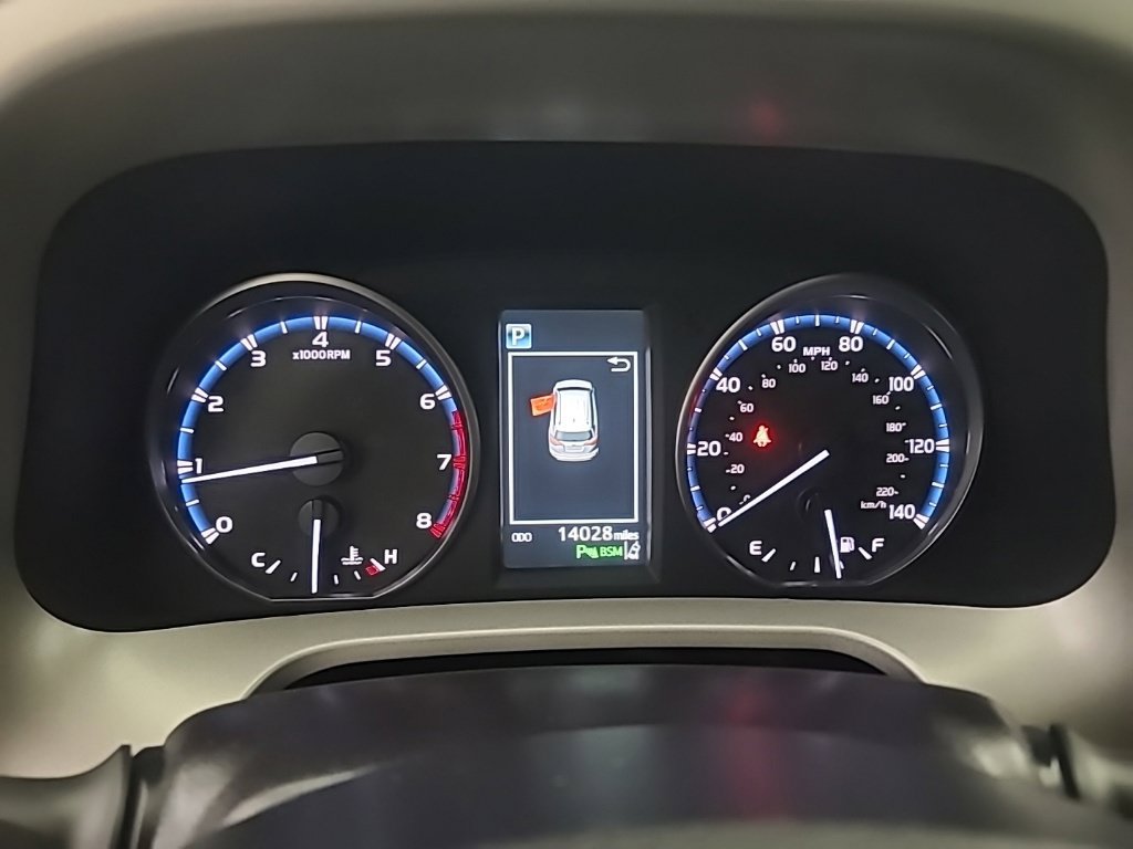 Used 2018 Toyota RAV4 XLE AWD/4WD image 29
