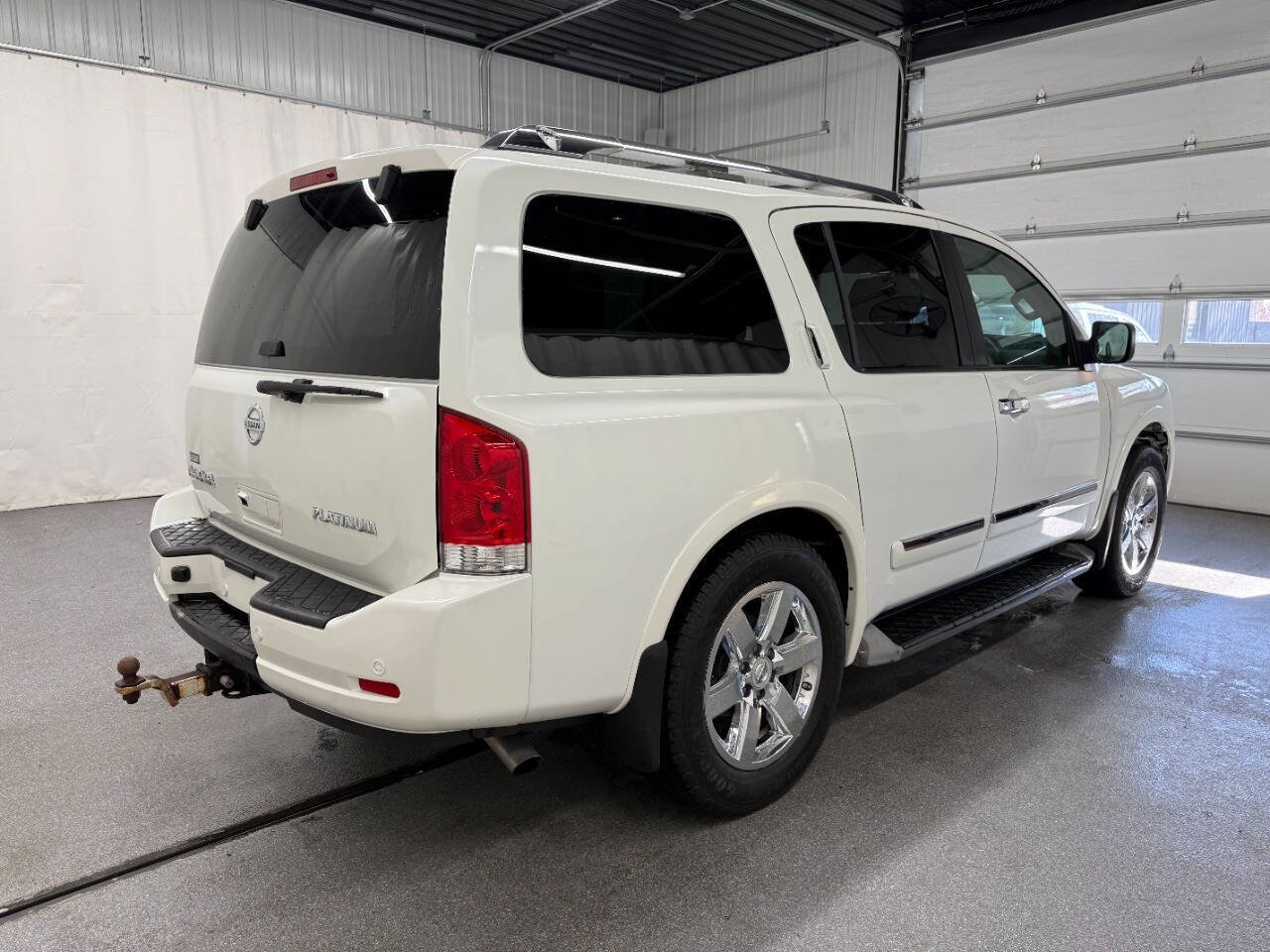 Used 2014 Nissan Armada Platinum w/ 2nd Row Captain Seat Package AWD/4WD image 4