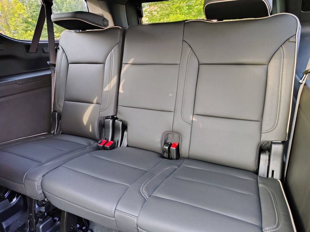 New 2026 GMC Yukon XL Elevation w/ LPO, Elevation Black Package AWD/4WD image 40