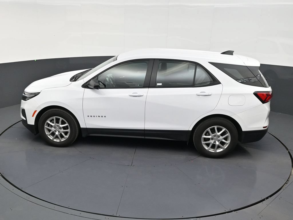 Used 2024 Chevrolet Equinox LS FWD image 13