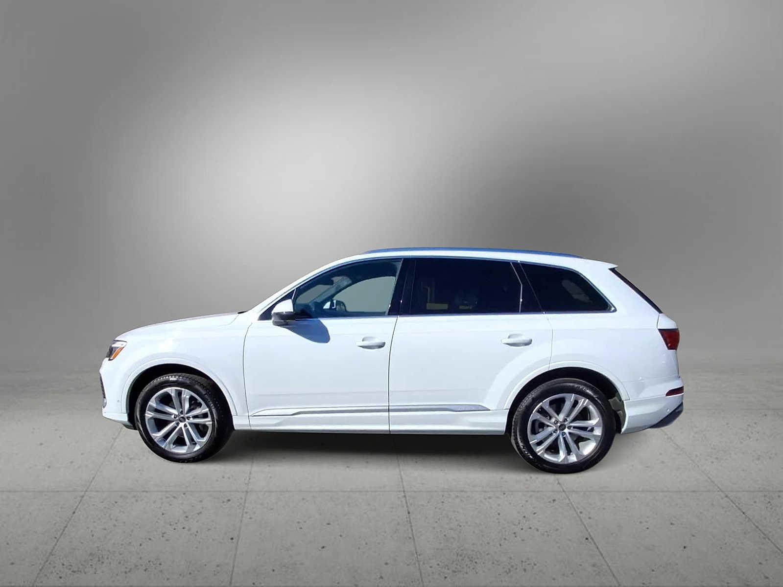 Certified 2025 Audi Q7 3.0T Premium Plus image 5