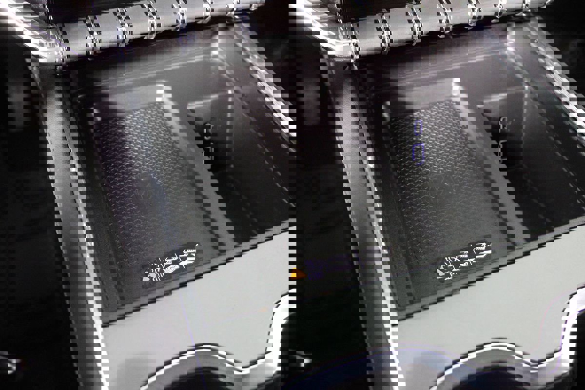 Used 2025 GMC Acadia Elevation image 16