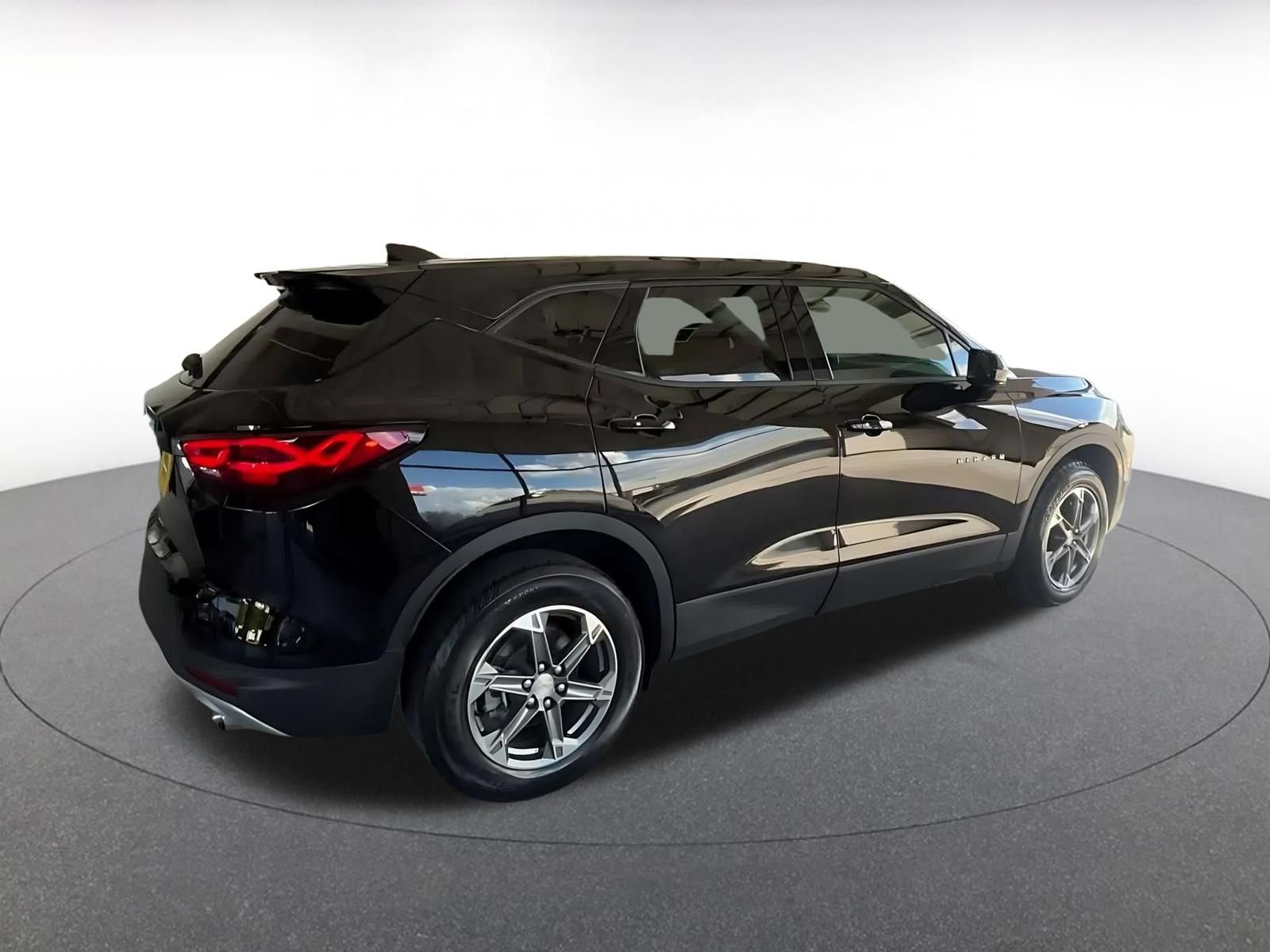 Used 2026 Chevrolet Blazer LT FWD image 14