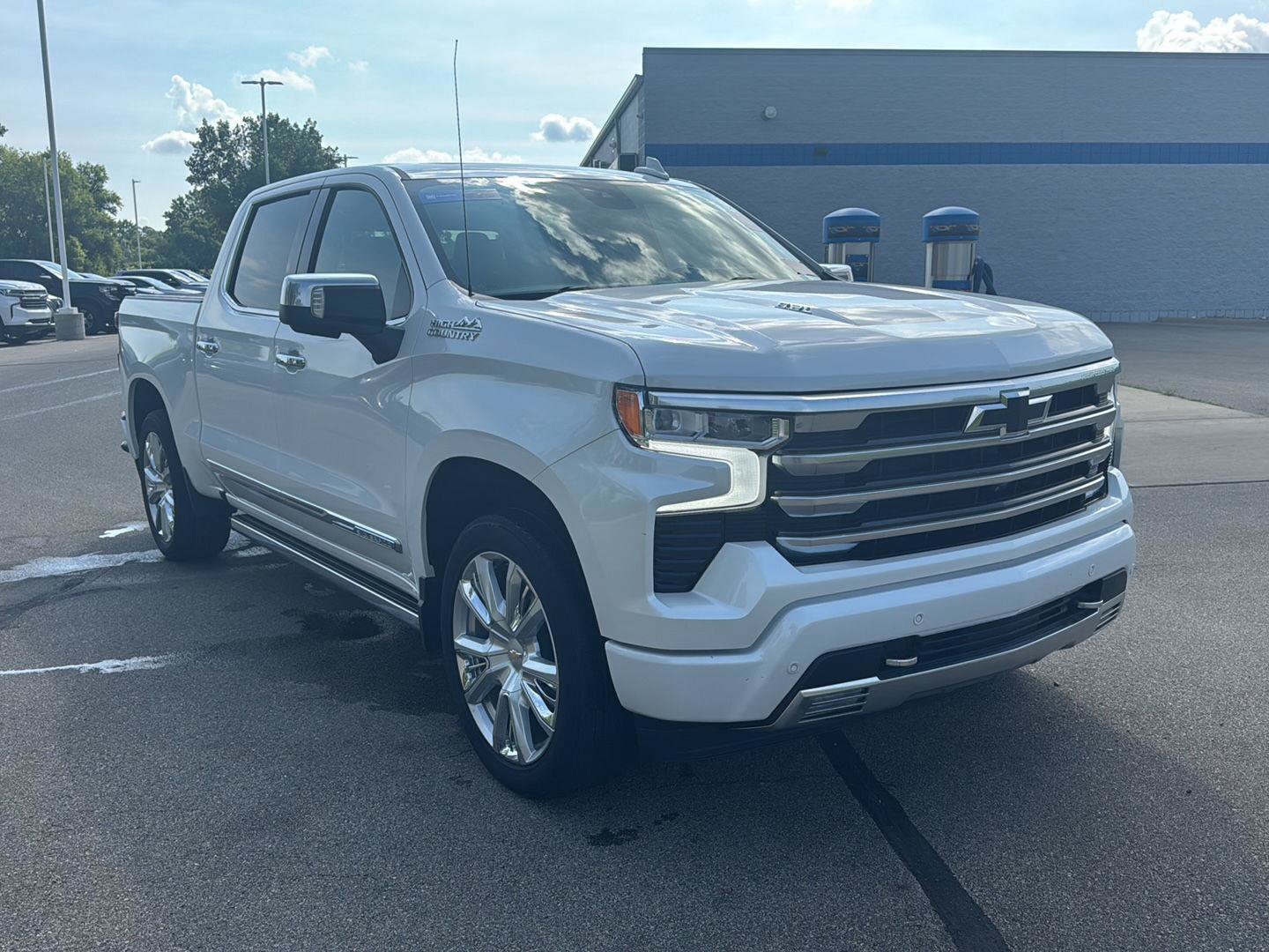 Used 2023 Chevrolet Silverado 1500 High Country AWD/4WD image 7