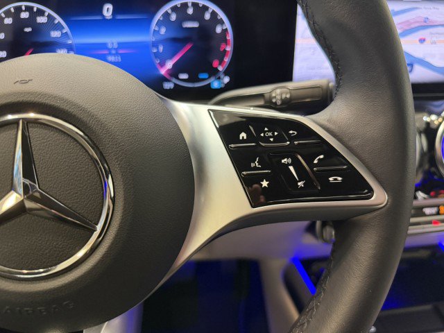 Used 2024 Mercedes-Benz GLA 250 4MATIC w/ Exclusive Package image 26