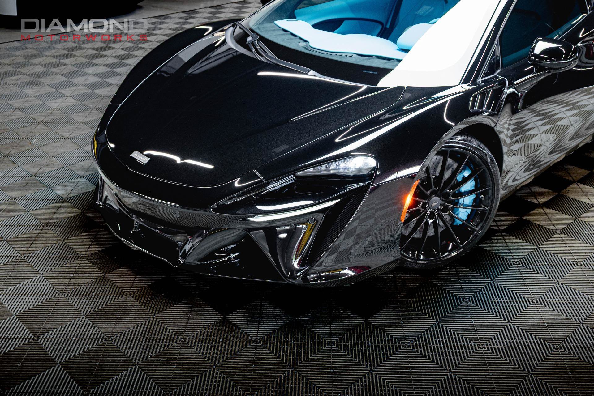 Used 2026 McLaren Artura Spider RWD image 7