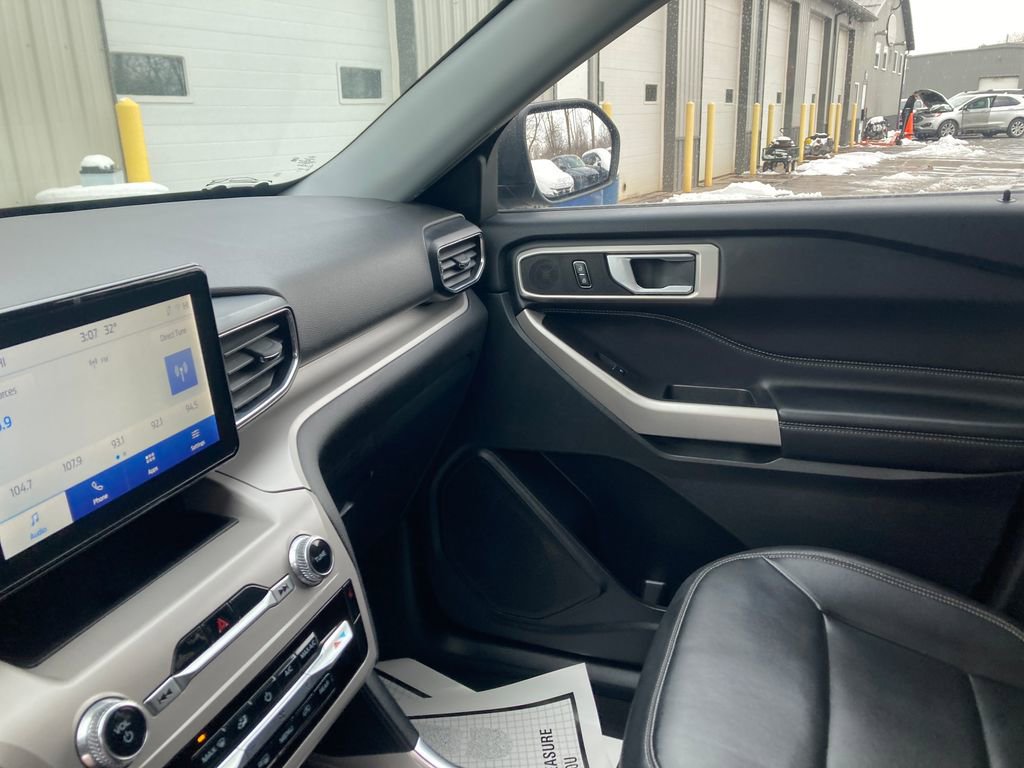 Used 2023 Ford Explorer XLT w/ Equipment Group 202A image 16