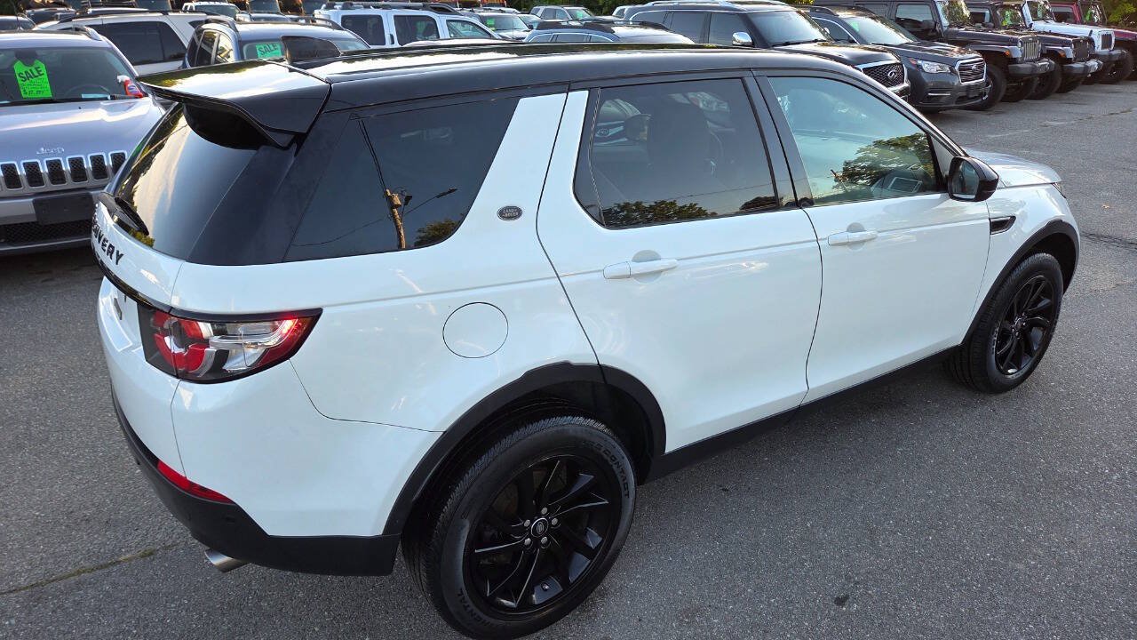 Used 2017 Land Rover Discovery Sport SE AWD/4WD image 16