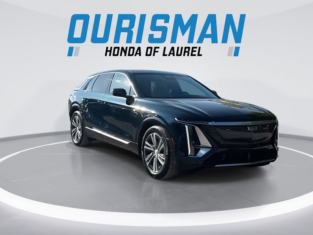 Used 2024 Cadillac Lyriq Luxury AWD/4WD image 2