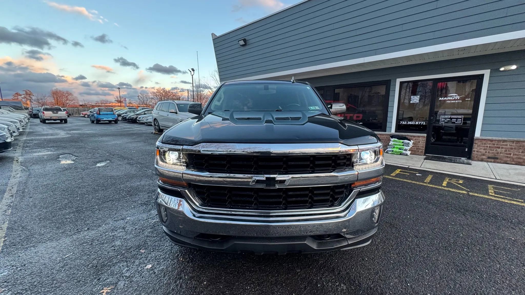 Used 2018 Chevrolet Silverado 1500 LT w/ All Star Edition image 2