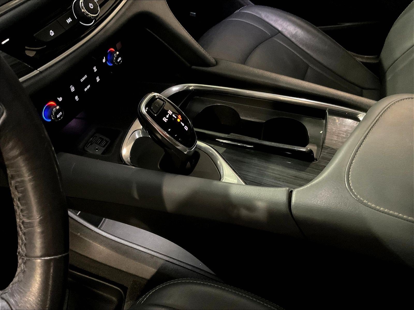 Used 2020 Buick Enclave Essence w/ Sound and Sites Package FWD image 18