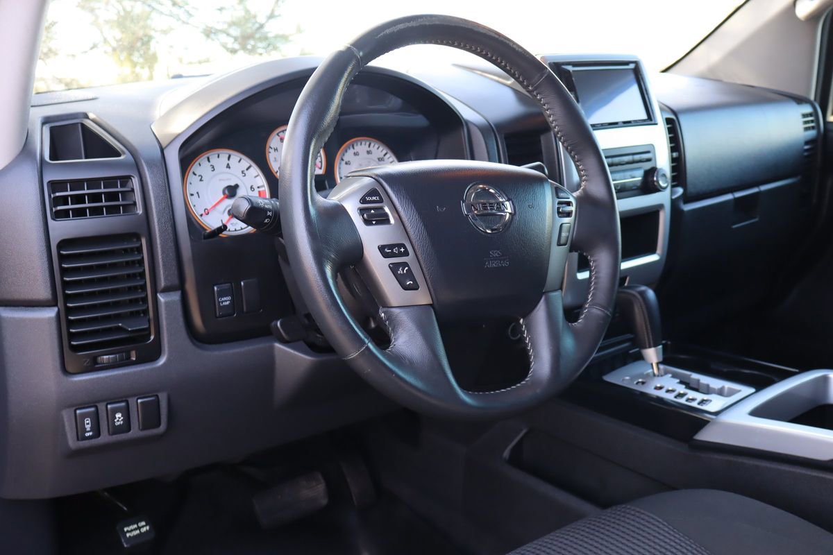 Used 2014 Nissan Titan PRO-4X image 15