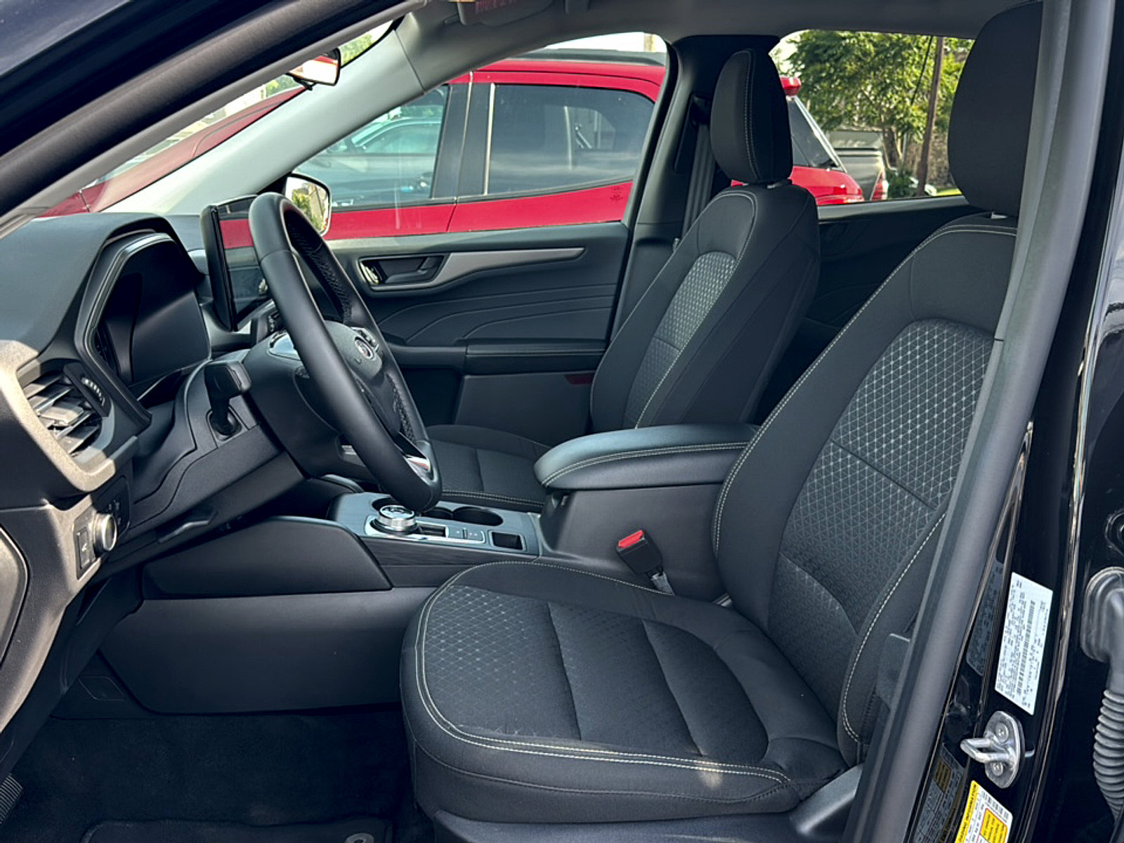 Used 2024 Ford Escape Active w/ Tech Pack #1 AWD/4WD image 8