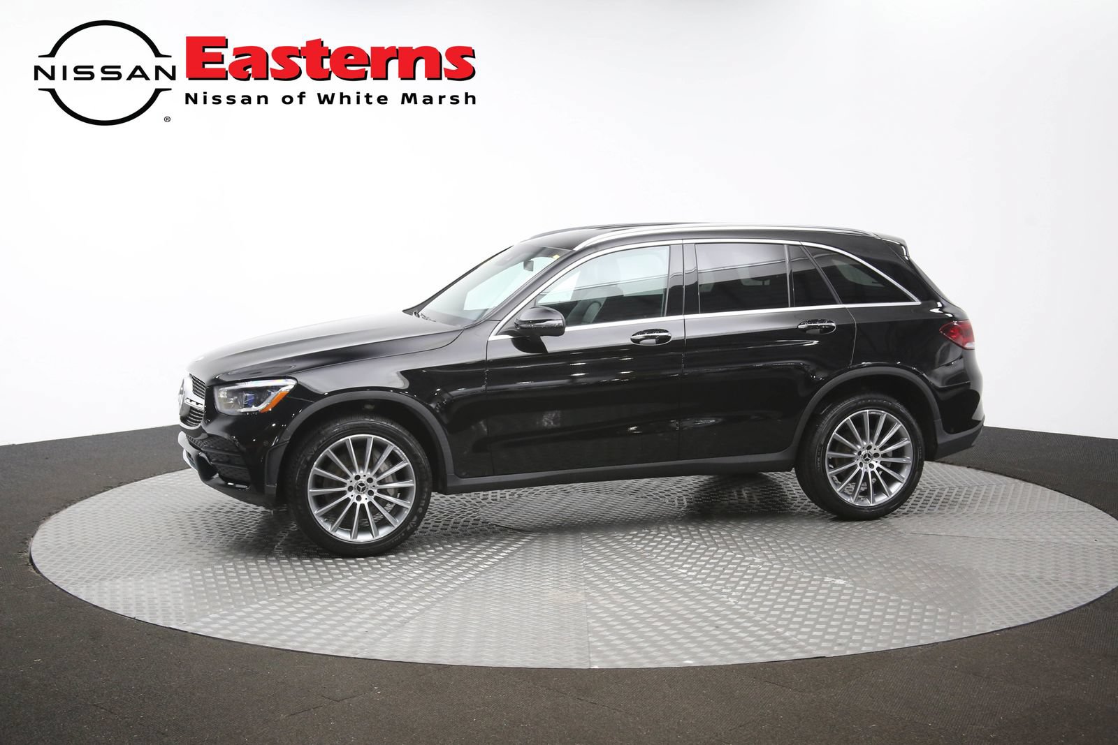 Used 2022 Mercedes-Benz GLC 300 4MATIC w/ AMG Line image 60