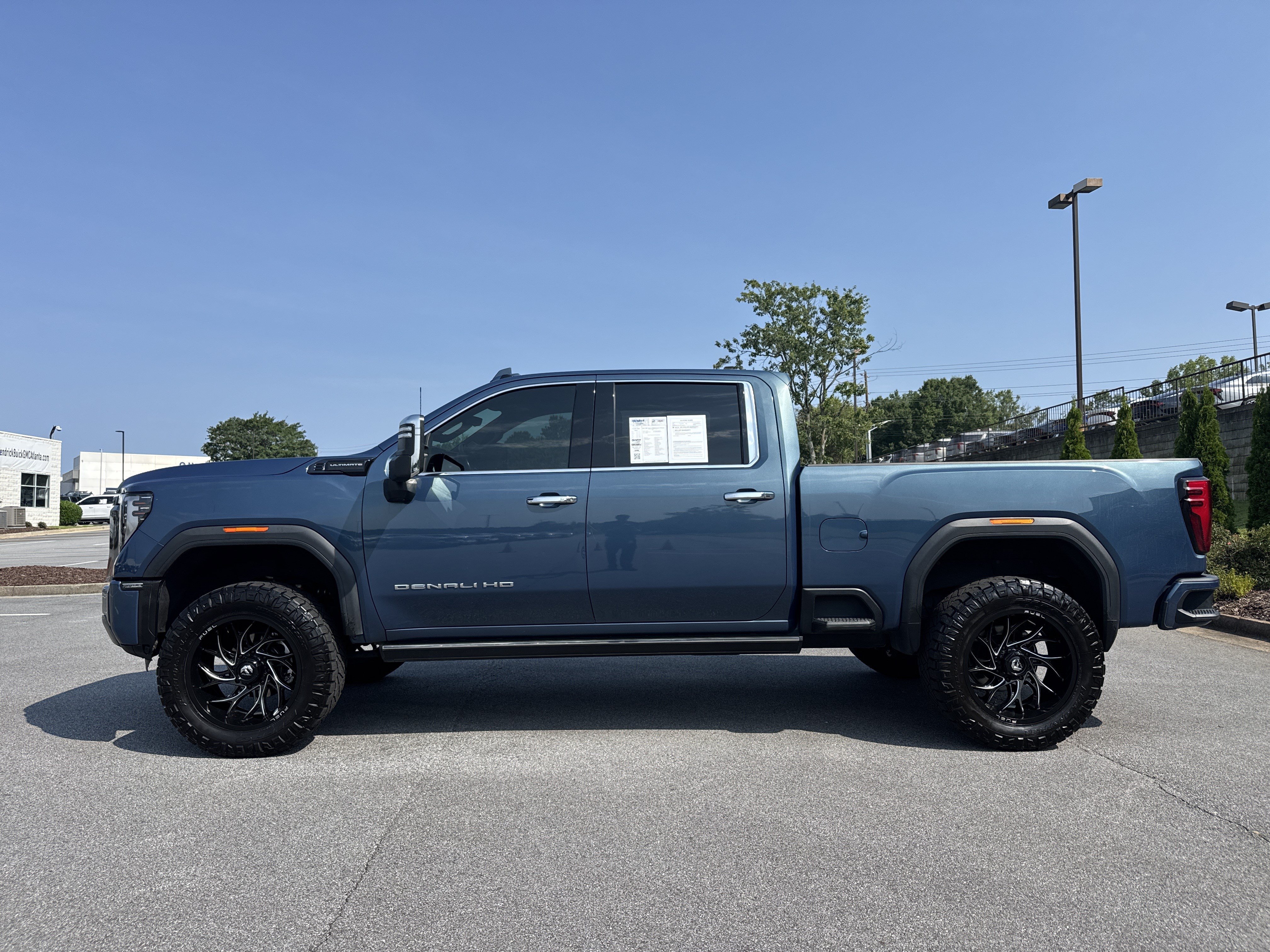 Used 2024 GMC Sierra 3500 Denali Ultimate AWD/4WD image 7