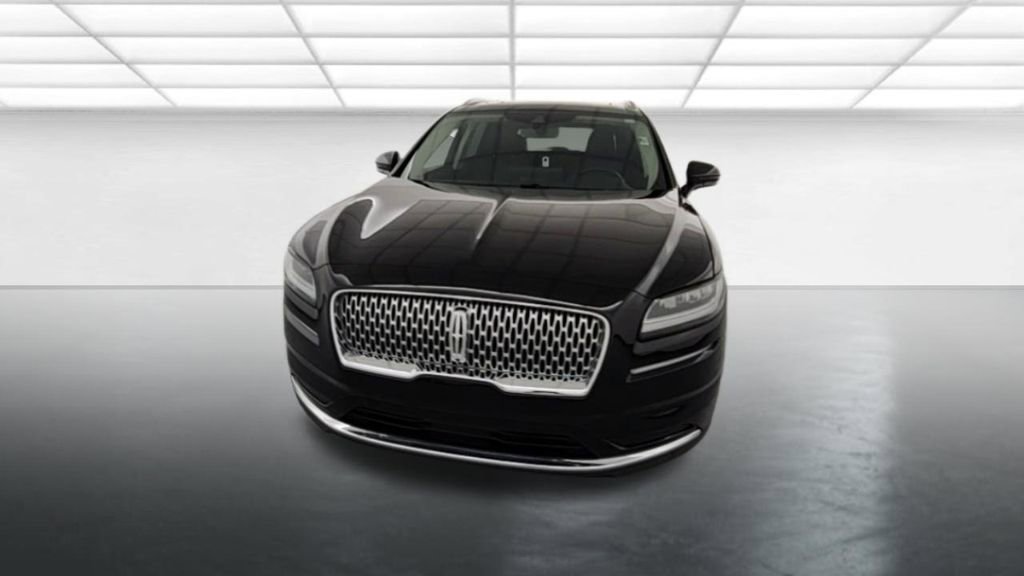 Used 2023 Lincoln Nautilus Reserve w/ Equipment Group 201A image 2