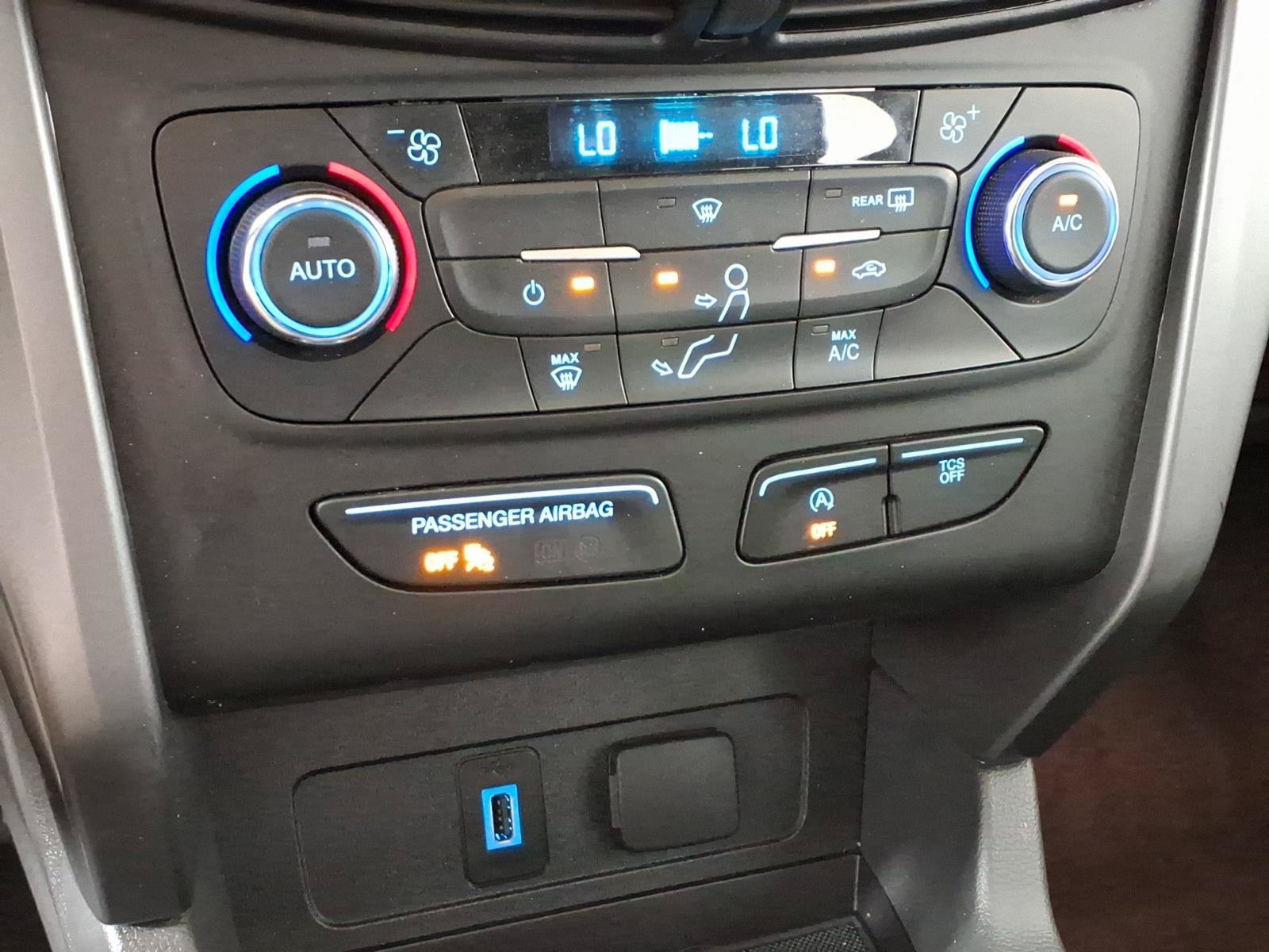 Used 2017 Ford Escape SE FWD image 25