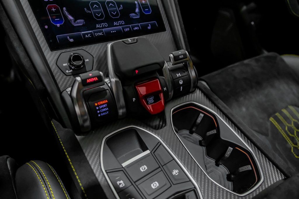Used 2024 Lamborghini Urus Performante image 22