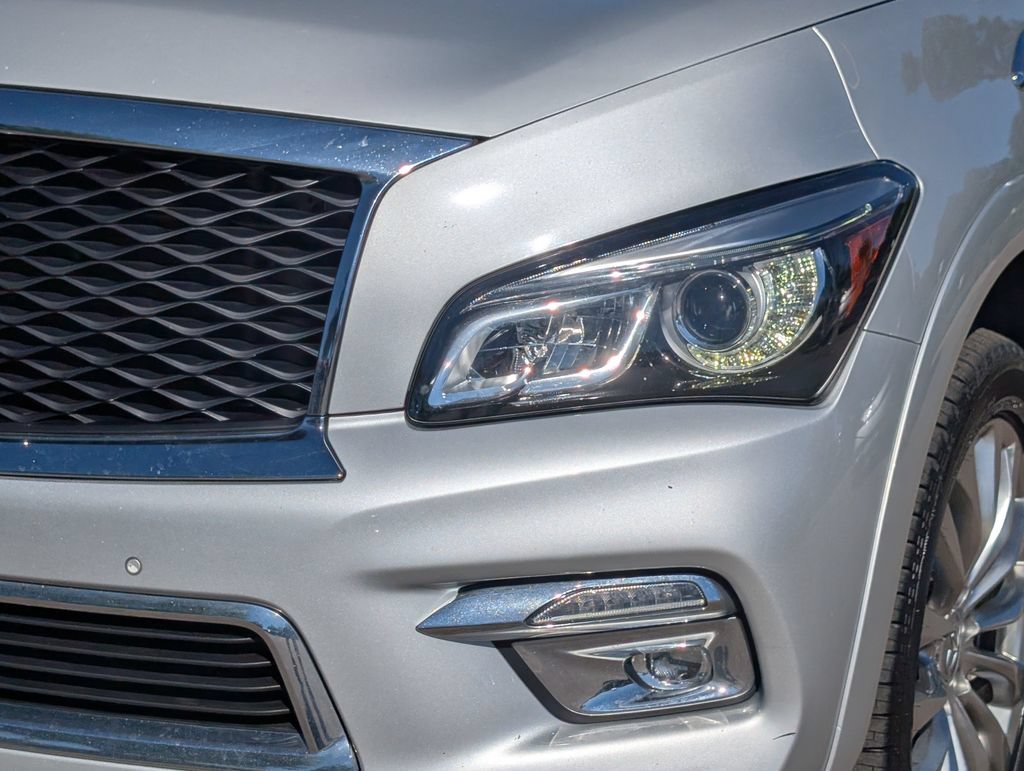 Used 2017 INFINITI QX80 4WD w/ Driver Assistance Package image 10