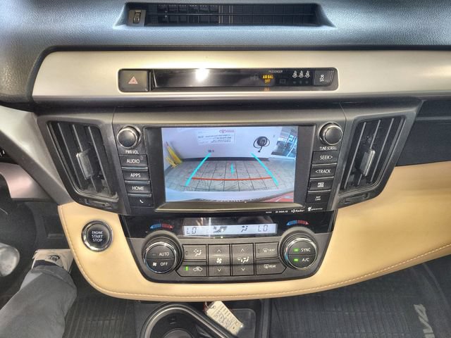 Used 2018 Toyota RAV4 XLE AWD/4WD image 17