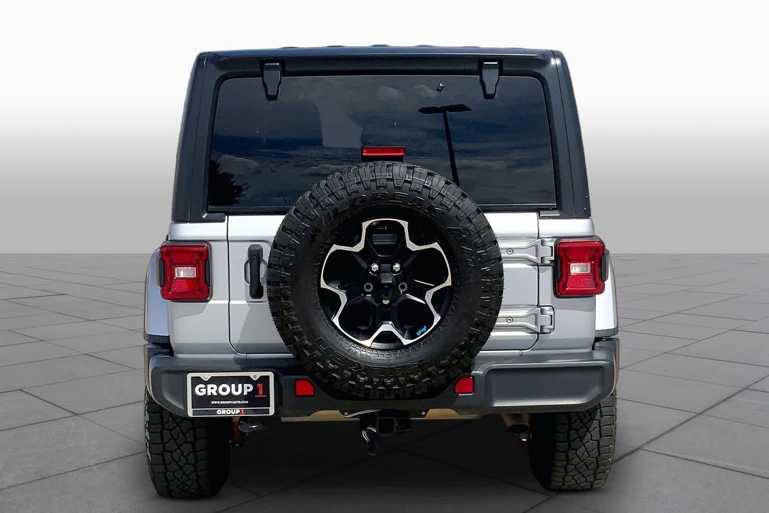 Used 2023 Jeep Wrangler Unlimited Sahara AWD/4WD image 5