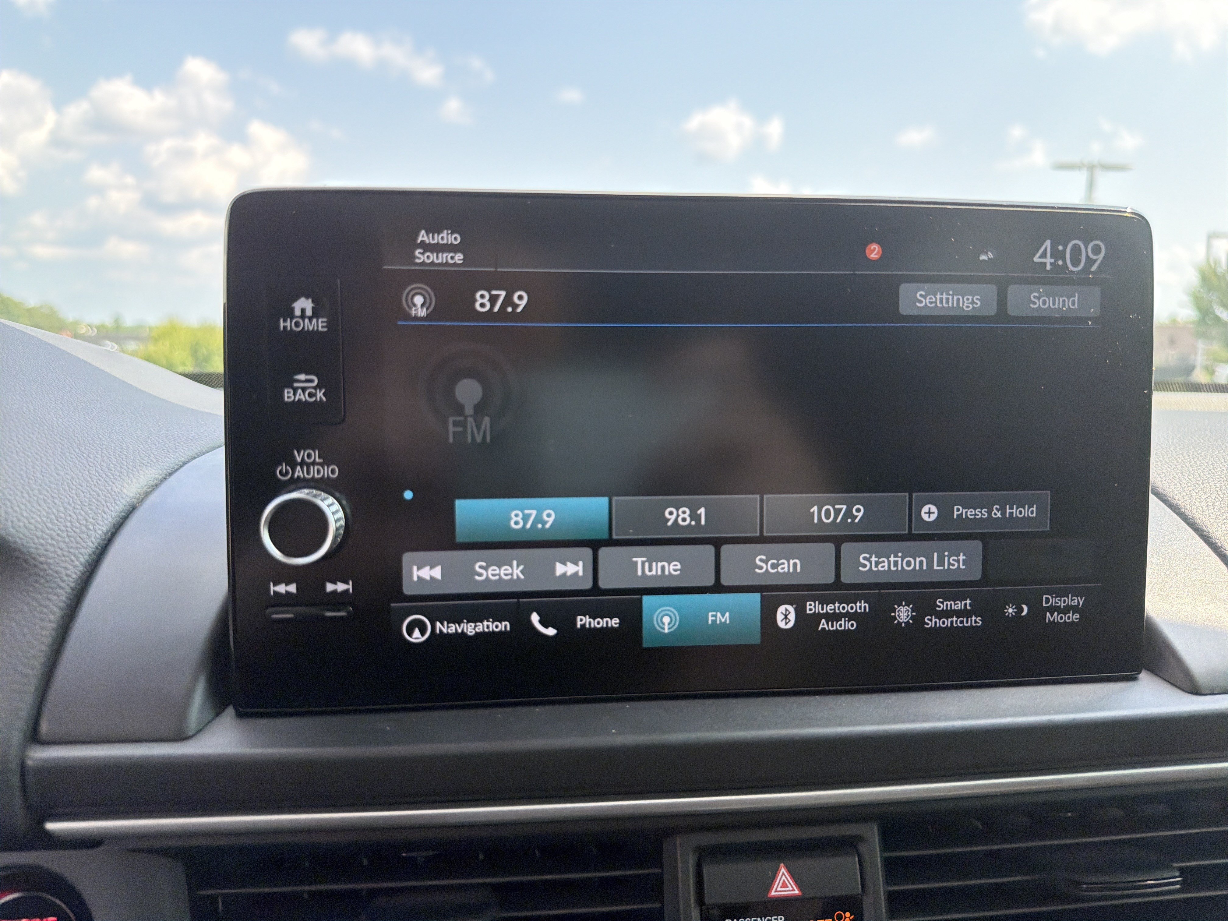 Used 2025 Honda Pilot Elite image 23