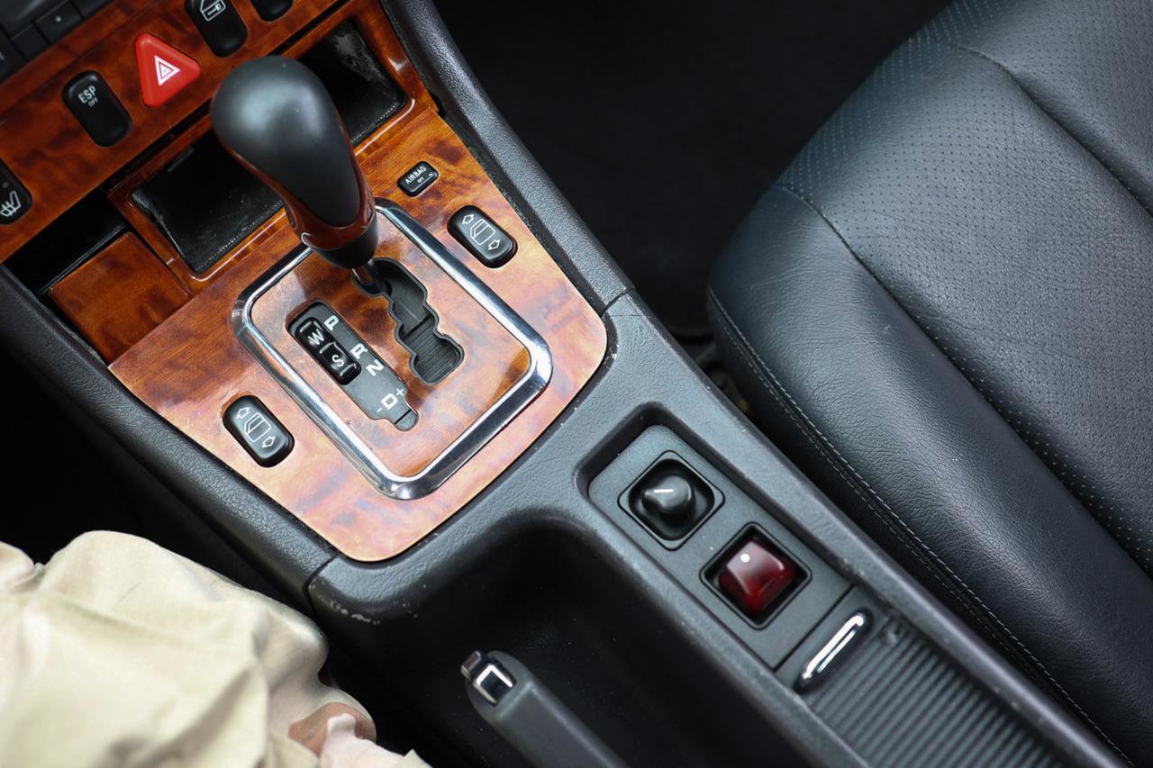Used 2001 Mercedes-Benz SLK 320 image 26