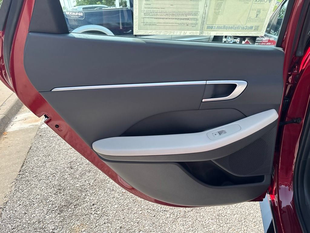 Used 2025 Hyundai Sonata SEL FWD image 40