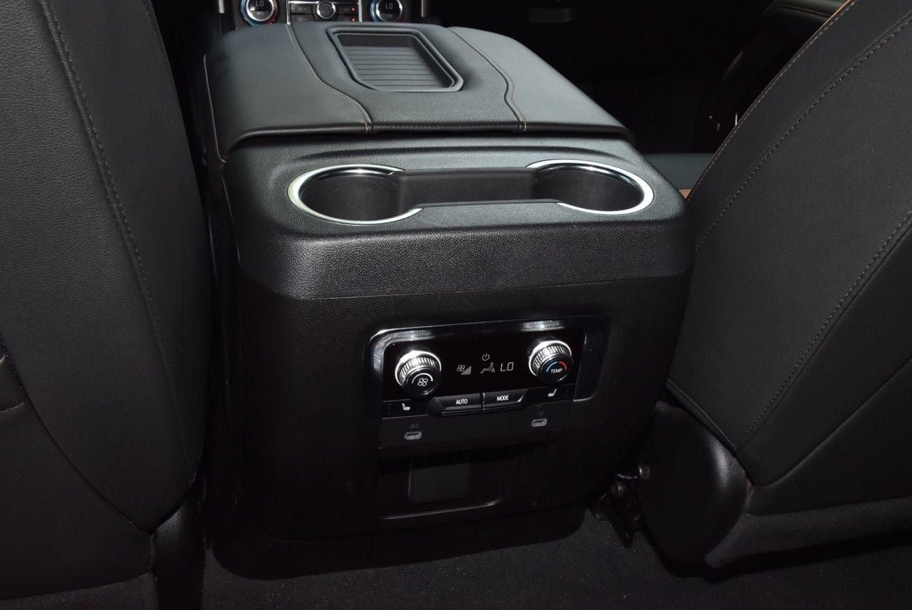 Used 2024 GMC Yukon AT4 w/ Technology Package AWD/4WD image 19