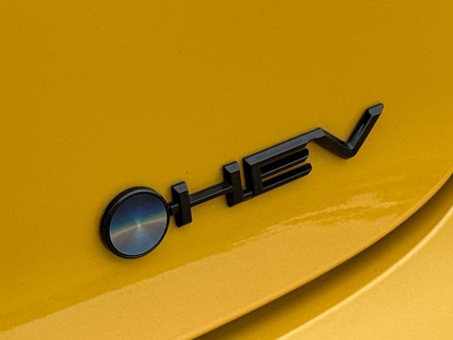 Used 2025 Toyota Prius FWD image 7